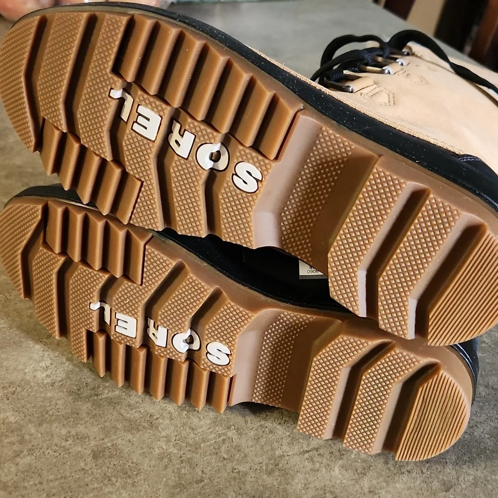 Sorel waterproof boots - Picture 8 of 9